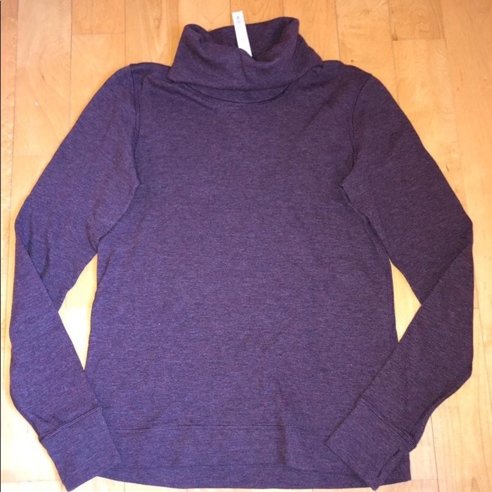 Lululemon sweatshirt turtleneck